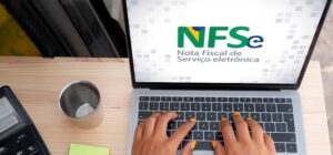 NFS-e de aluguel não será obrigatória em agosto de 2026. Entenda o que mudou e como locadores e empresas devem se preparar.