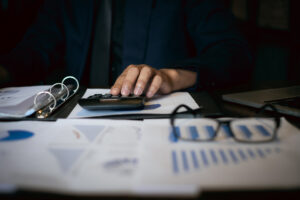 Entenda a Resolução CGIBS nº 16/2026, sua relação com o cronograma fiscal e como adequar documentos, ERP e processos.